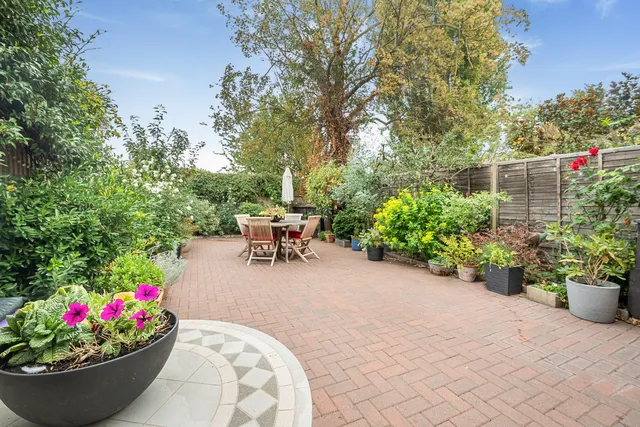 5 Dartmouth Place, London W4 2RH