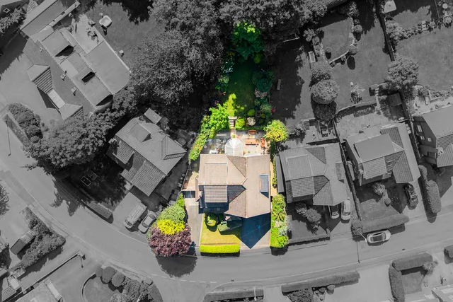 40 Park Mount Drive, Macclesfield SK11 8NT