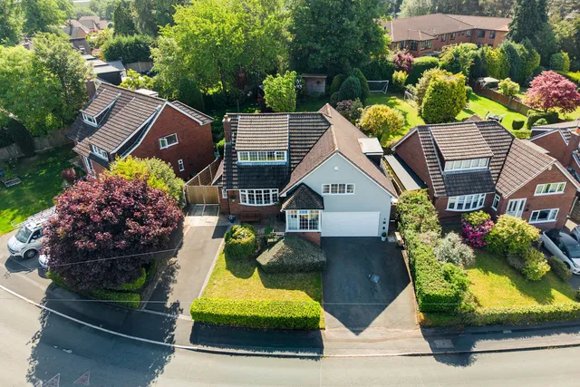 40 Park Mount Drive, Macclesfield SK11 8NT