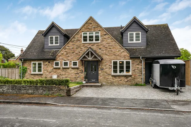 1a Old Croft Close, Chinnor OX39 4RX