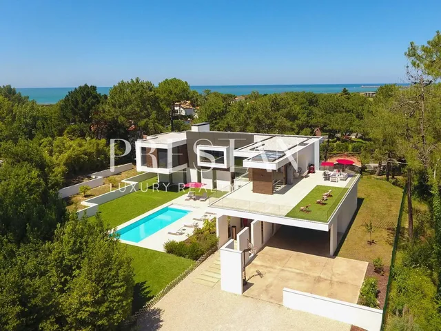 Exceptional villa in Chiberta – California elegance meets French art de vivre