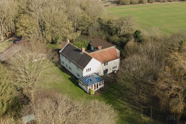 Blyth Green House & Stables Annexe Stratton Road, Wacton, Nr Long Stratton NR15 2UB