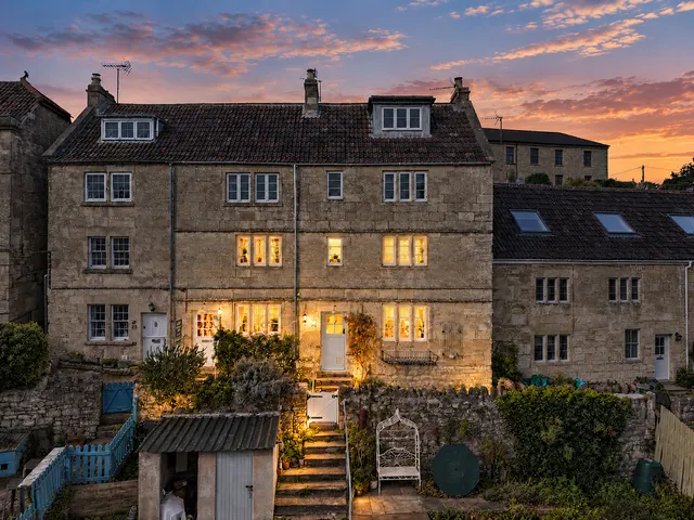 24 Tory, Bradford on Avon BA15 1NN