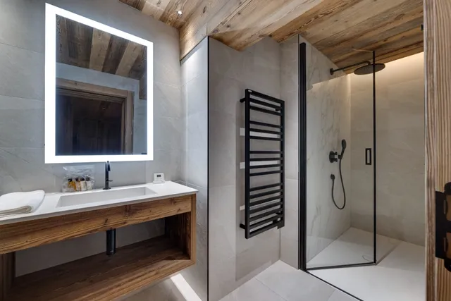 Apartment in Val D'Isere, French Alps / Lakes