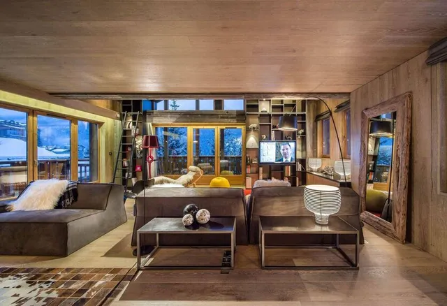 Chalet in Courchevel, French Alps / Lakes