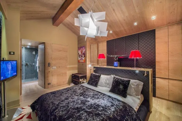 Chalet in Courchevel, French Alps / Lakes