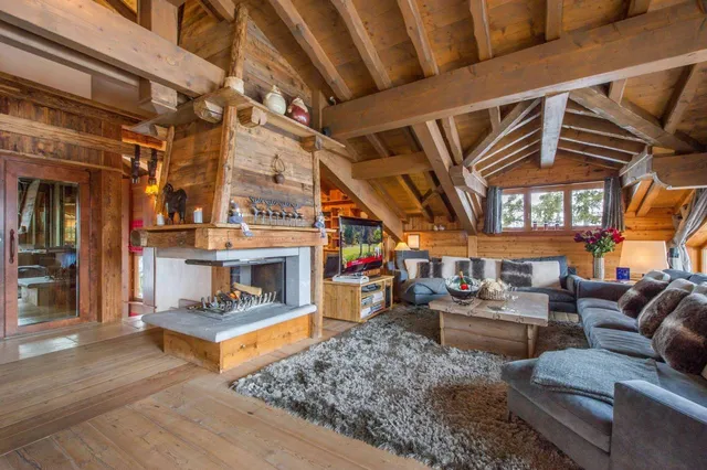 Chalet in Courchevel, French Alps / Lakes
