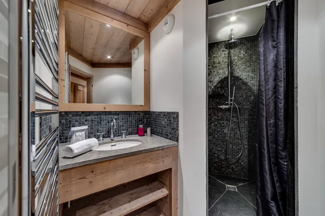 Apartment in Val D'Isere, French Alps / Lakes