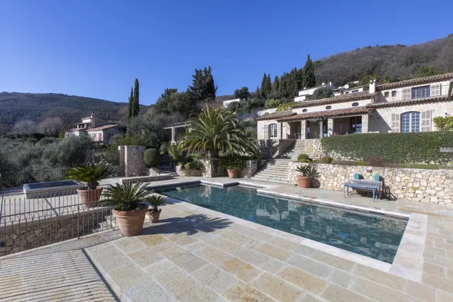 Sole Agent: Provençal Bastide with sea view