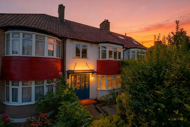 47 Covington Way, London SW16 3SG