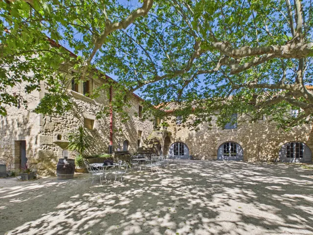 Estate in Avignon and North Provence, Provence - Var