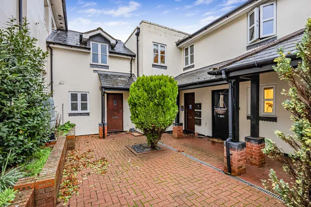 21 Lodge Drive, Andover SP11 0QJ