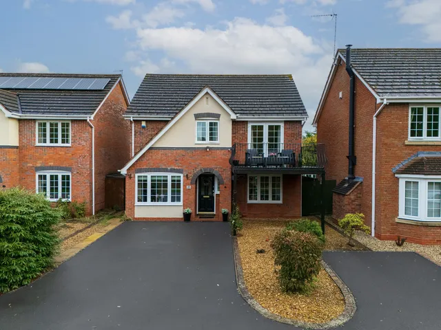 49 Britannia Gardens, Stourport-on-Severn DY13 9NZ