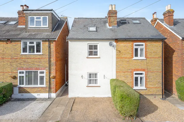 49 Queens Road, Woking GU21 2ED