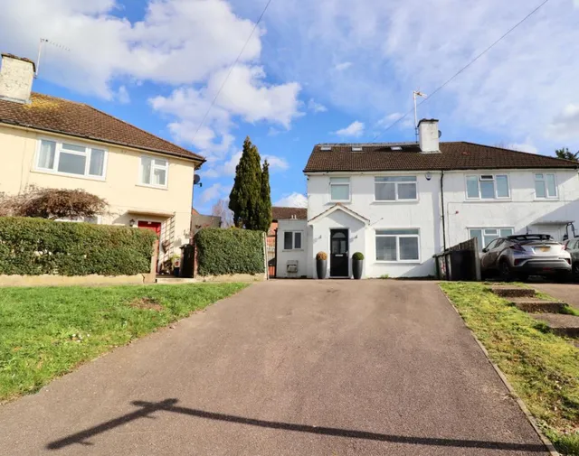 24 Delius Close, Elstree WD6 3DW