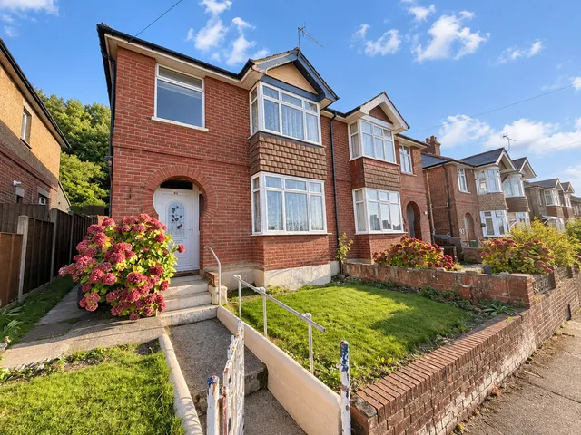 89 Whitepit Lane, Newport PO30 1NF