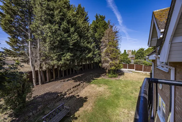 4 Orchard Close, Clifton Village NG11 8NG