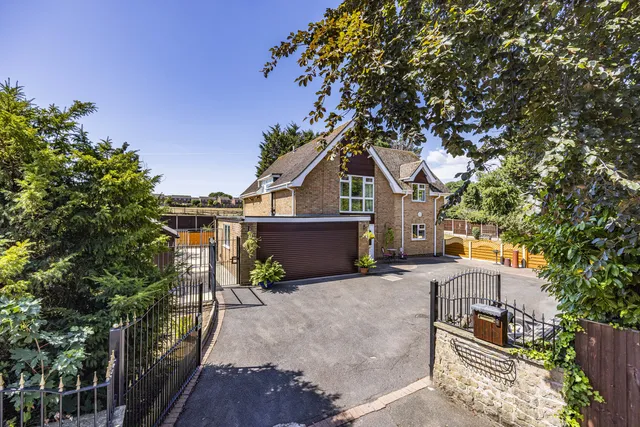 4 Orchard Close, Clifton Village NG11 8NG