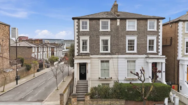 102d Agar Grove, London NW1 9TL