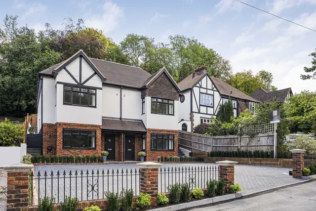43B Welcomes Road, Kenley CR8 5HA