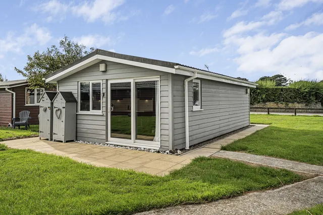 Chalet 124 Atlantic Bays Holiday Park, Padstow PL28 8PY