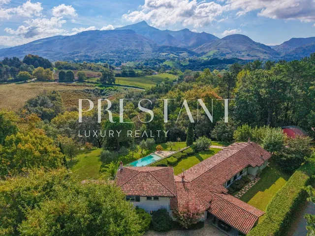 Urrugne - Charming Property with Panoramic Rhune View, 10 Minutes from Saint Jean de Luz
