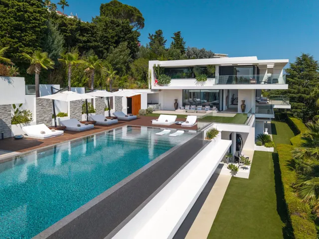 A Contemporary Masterpiece — Cannes Californie