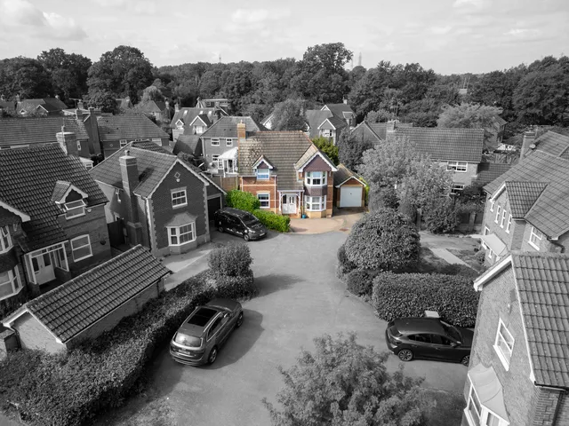 5 Salterns Road, Crawley RH10 7JE