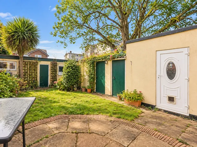 10 Cotswold Road, Southampton SO16 4AY