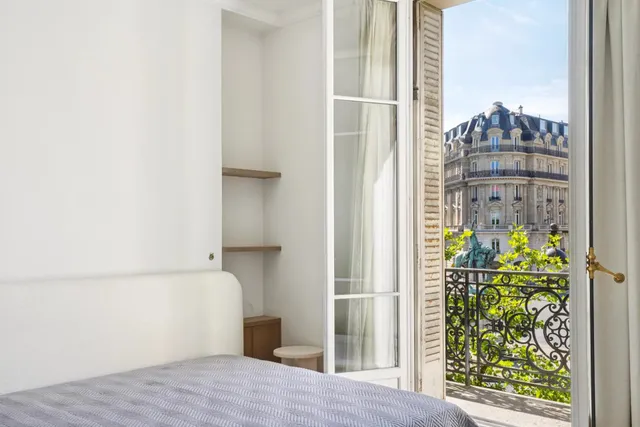 Apartment in 16th (Trocadéro - Etoile - Passy), Paris