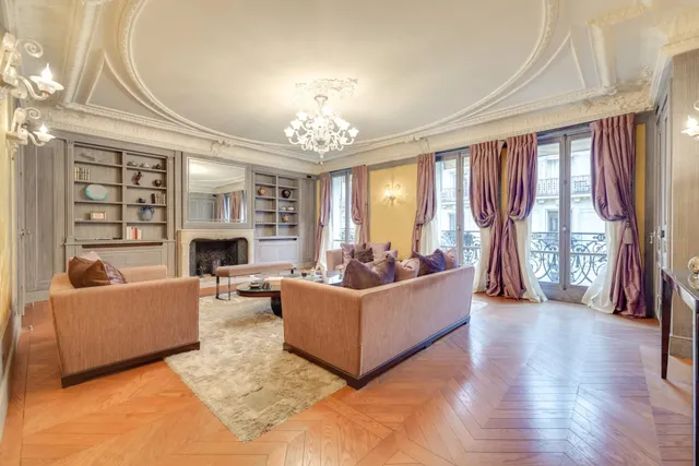 Apartment in 8th (Golden Triangle - Parc Monceau), Paris