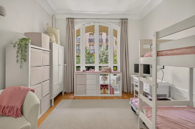 Apartment in 7th (Invalides, Eiffel Tower, Orsay), Paris