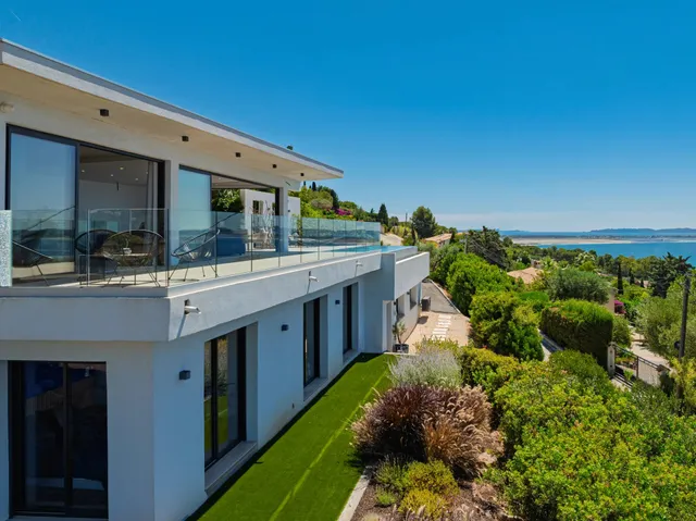 Villa in Carqueiranne, Provence - Var