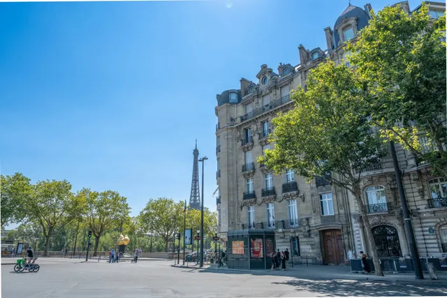 Apartment in 16th (Trocadéro - Etoile - Passy), Paris