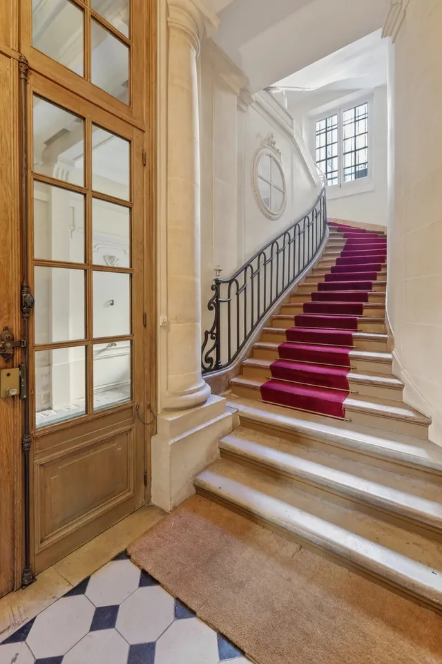 Apartment in 7th (Invalides, Eiffel Tower, Orsay), Paris