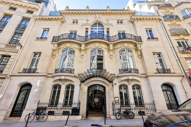 Apartment in 9th (Haussmann - Martyrs), Paris
