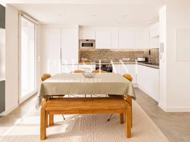 Biarritz – Bright duplex with terrace just steps from Place Clémenceau