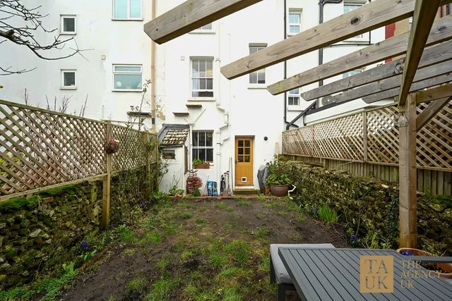 52 Park Crescent Road, Brighton BN2 3HS