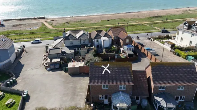 54 Sea Front, Hayling Island PO11 9HL