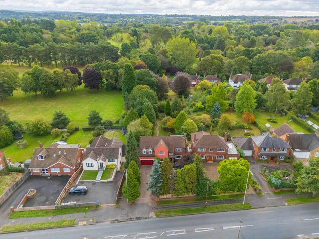 542 Chester Road South, Kidderminster DY10 1XH
