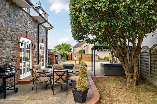 1 Rodway Hill Road, Bristol BS16 9LE