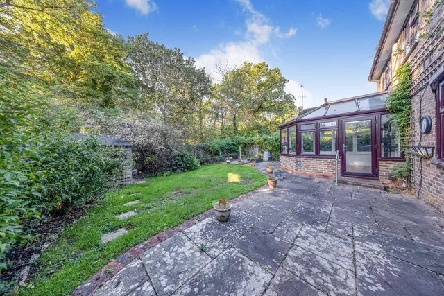 56 Ryhill Way, Reading RG6 4AZ