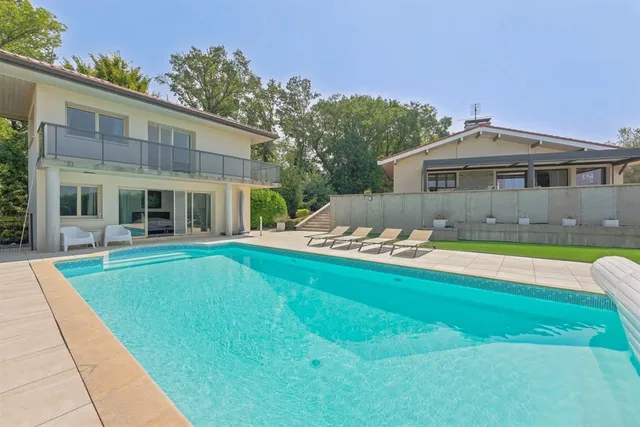 Villa in Chens Sur Leman, French Alps / Lakes