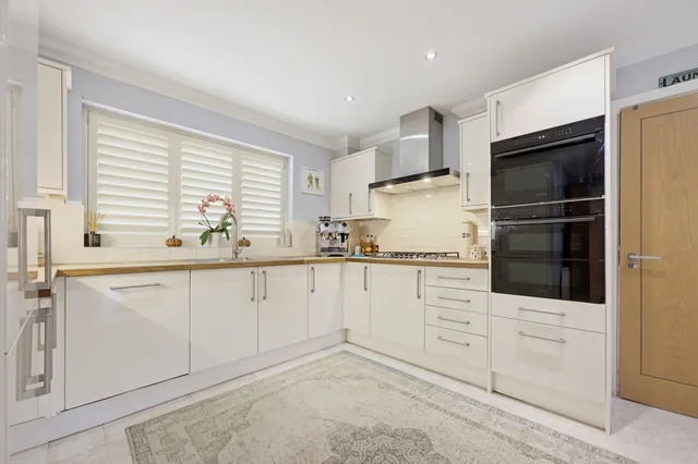 56 Barton Court Avenue, New Milton BH25 7HG