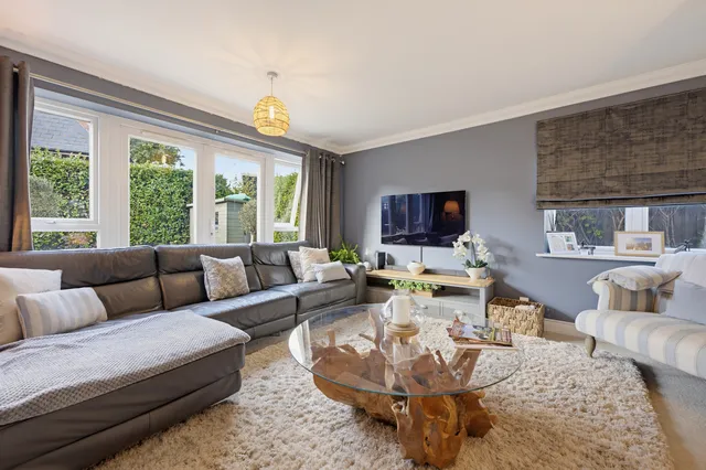 56 Barton Court Avenue, New Milton BH25 7HG