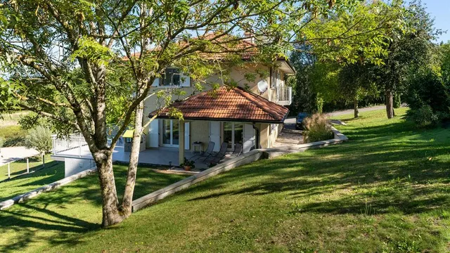 Villa in Cranves Sales, French Alps / Lakes