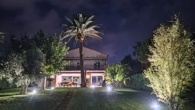 فيلا في ليس إسامبرس، الريفييرا الفرنسية