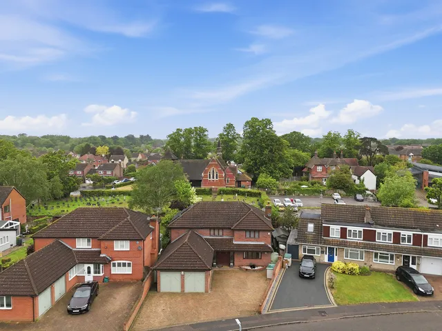 9 Evergreen Drive, Colchester CO4 0HU