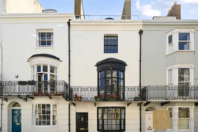 6 Burlington Street, Brighton BN2 1AU
