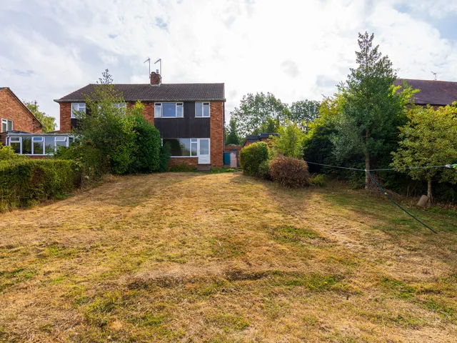 6 Clows Top Road, Worcester WR6 6AZ